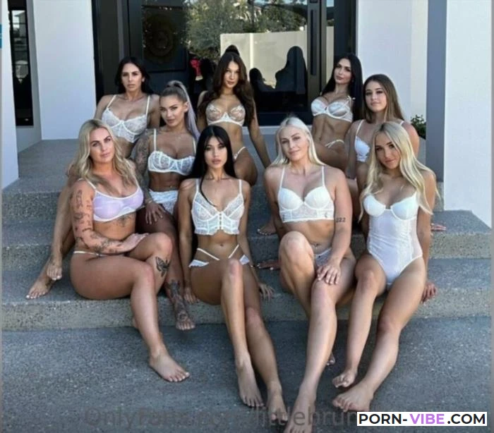 Bridget Jean, PiaPowa, GraceWearsLace, Minki Minna, Caryn Beaumont, Hayley Davies, Skye Louise, KenzUnhinged - 8 Girl Orgy [Onlyfans.com] SD